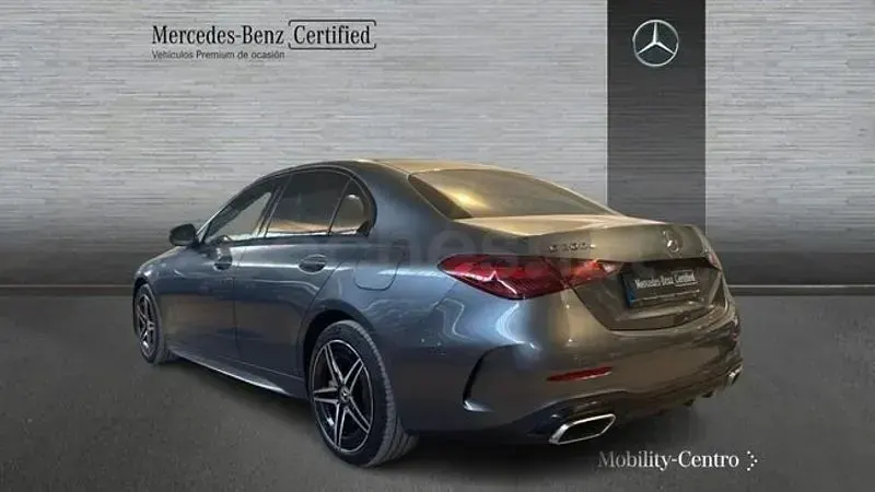 Usado Mercedes C300e 313 CV (230 kW) 2025 Gris / plata Berlina