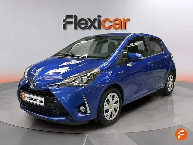 Usado Toyota Yaris Active 100 CV (73 kW) 2020 Azul
