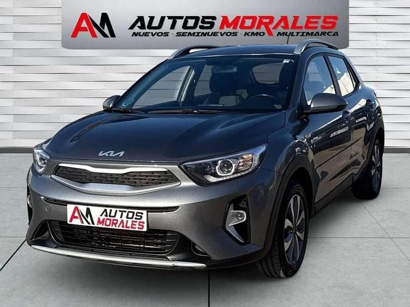 Usado Kia Stonic Plus 101 HP (74 kW) 2023 Cinzento SUV