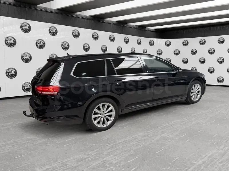 Usado VW Passat Sportline 150 CV (110 kW) 2019 Negro Familiar