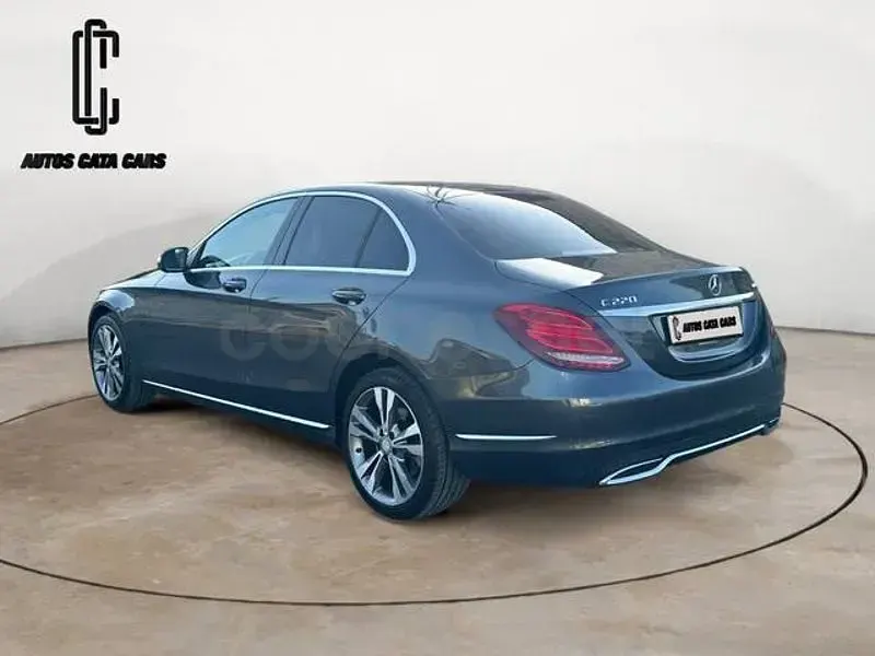 Usado Mercedes C220 Avantgarde 170 CV (125 kW) 2015 Gris / plata Berlina