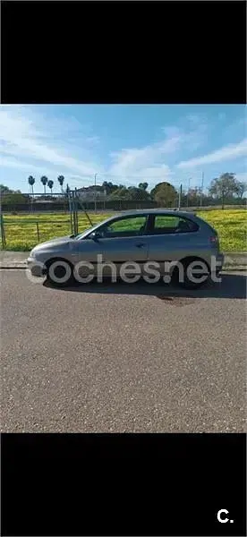 Usado Seat Ibiza Stella 64 HP (47 kW) 2002 Bege Citadino
