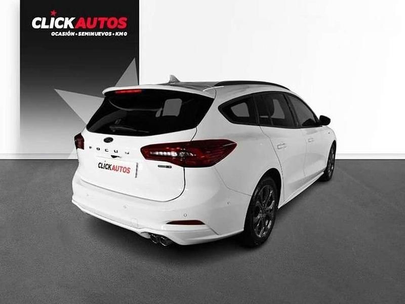 Usado Ford Focus ST-Line 125 CV (91 kW) 2024 Blanco Familiar