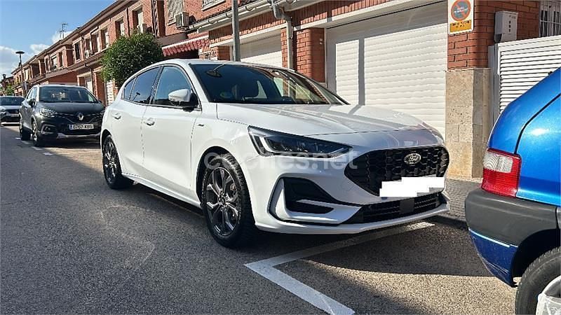 Blanco Usado 2023 Ford Focus ST-Line X Berlina | 20.500 € (Buen precio) - Imagen 1/4