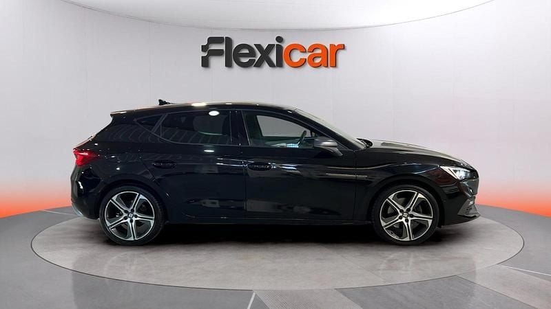 Usado Seat Leon FR 150 CV (110 kW) 2021 Azul Familiar