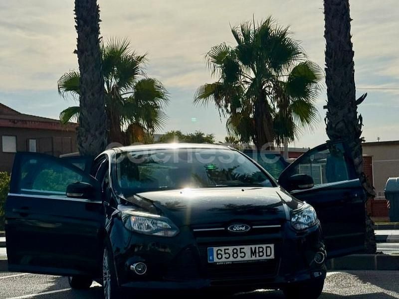 Usado Ford Focus Trend 125 CV (91 kW) 2012 Negro Berlina