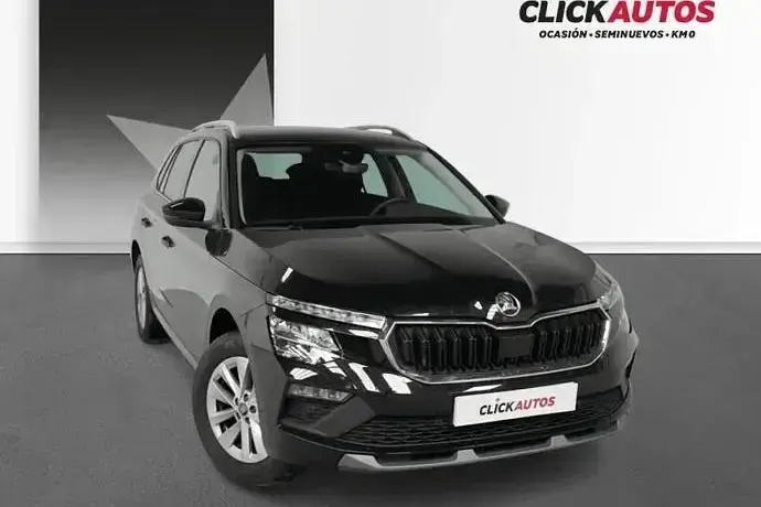 Usado Skoda Kamiq Selection 115 CV (84 kW) 2025 Rojo SUV