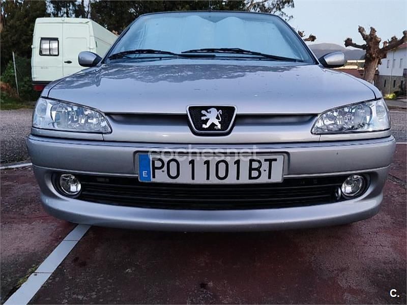 Usado Peugeot 306 70 CV (51 kW) 2000 Gris / plata Berlina