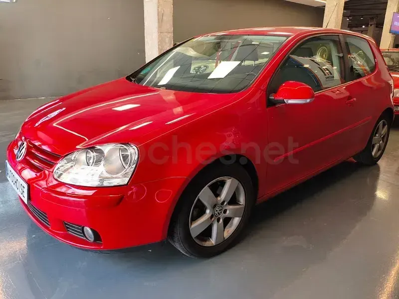 Usado VW Golf V 102 CV (75 kW) 2007 Rojo Berlina
