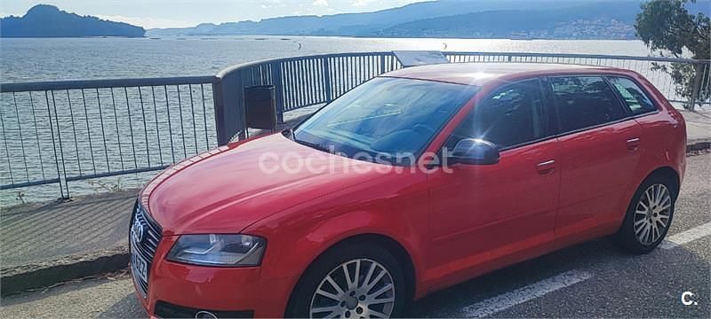 Rojo Usado 2010 Audi A3 Sportback Ambition Utilitario | 8300 € (Precio justo) - Imagen 1/4