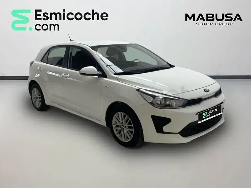 Usado Kia Rio 84 CV (61 kW) 2021 Blanco Berlina