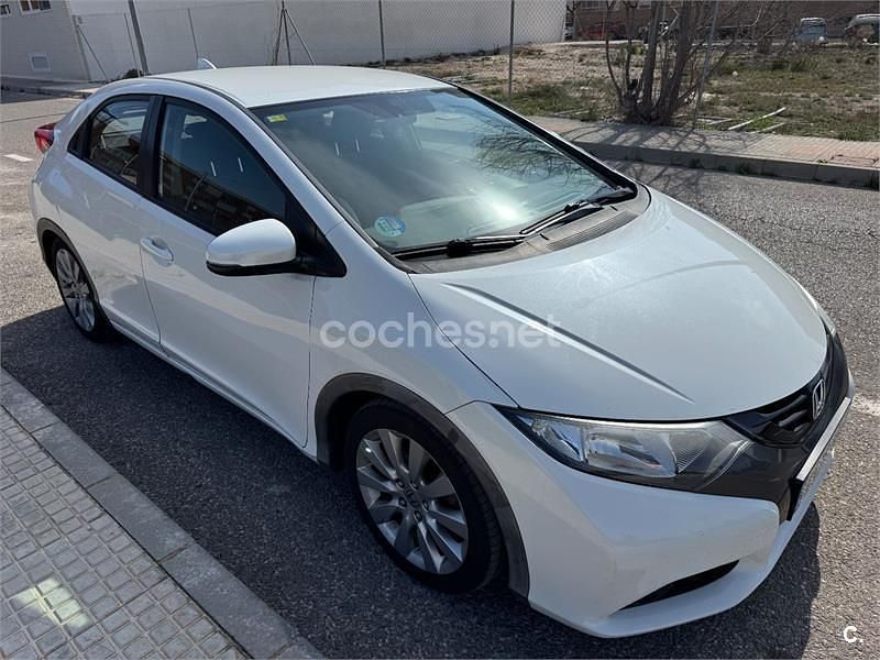 Usado Honda Civic Sport 100 CV (73 kW) 2012 Blanco Berlina