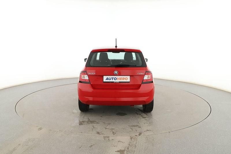 Usado Skoda Fabia Ambition 95 CV (69 kW) 2018 Rojo Berlina