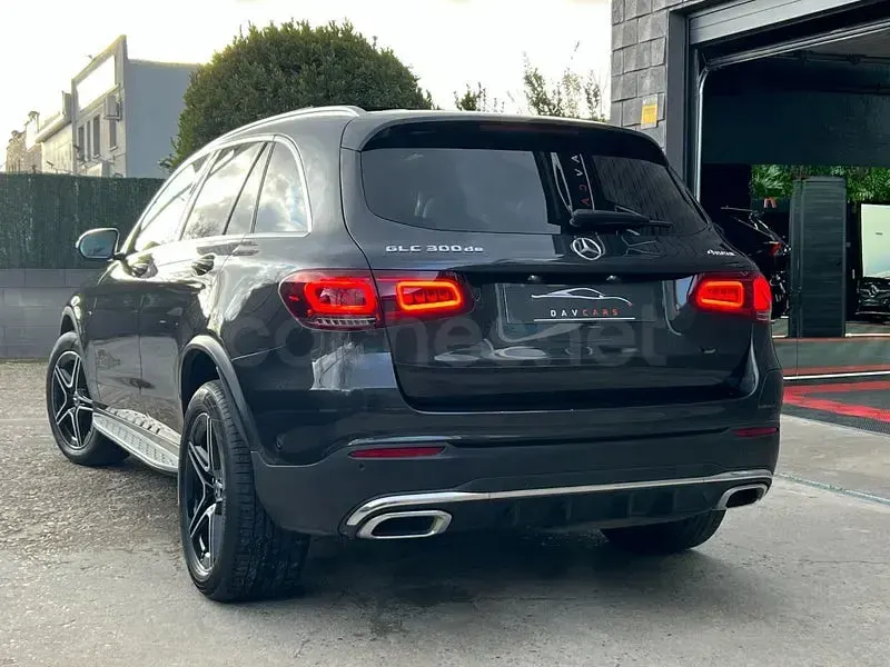 Usado Mercedes GLC300e 306 CV (225 kW) 2020 Gris / plata SUV