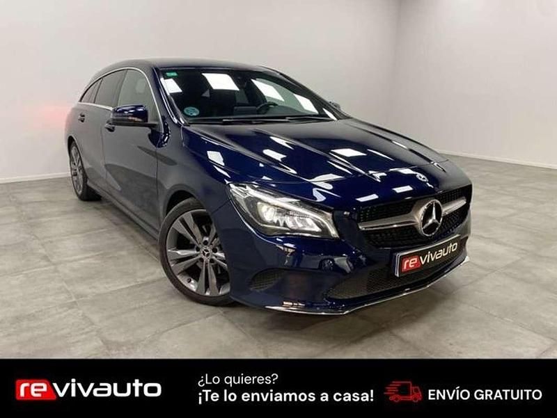 Usado Mercedes CLA200 Shooting Brake 136 CV (100 kW) 2018 Azul Familiar