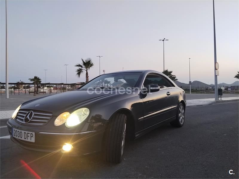 Usado Mercedes CLK270 Elegance 170 CV (125 kW) 2004 Azul Coupe