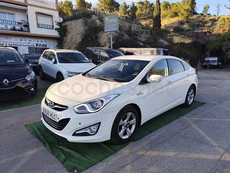 Usado Hyundai i40 Style 136 CV (100 kW) 2012 Blanco Berlina