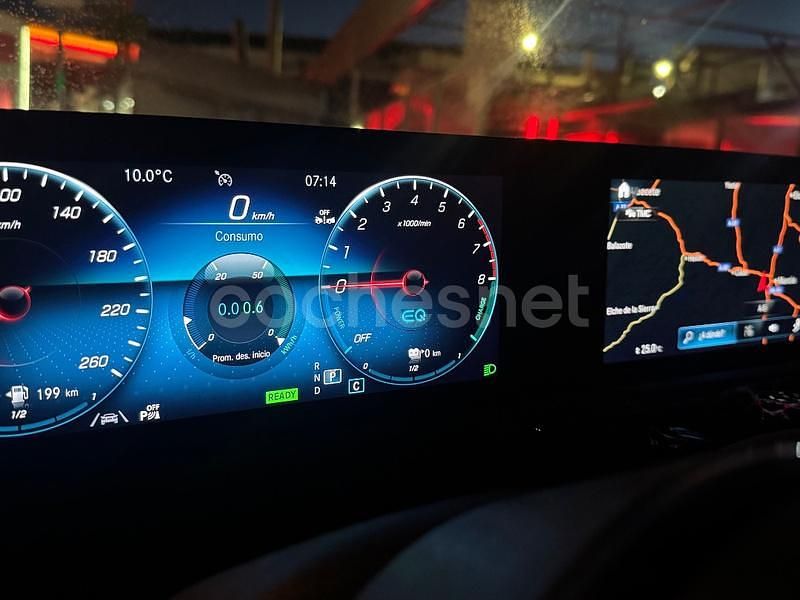 Usado Mercedes CLA250e 218 CV (160 kW) 2022 Negro Berlina