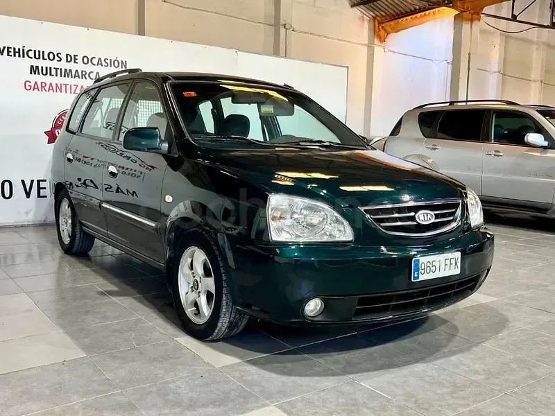 Usado Kia Carens 140 CV (102 kW) 2006 Verde Monovolumen