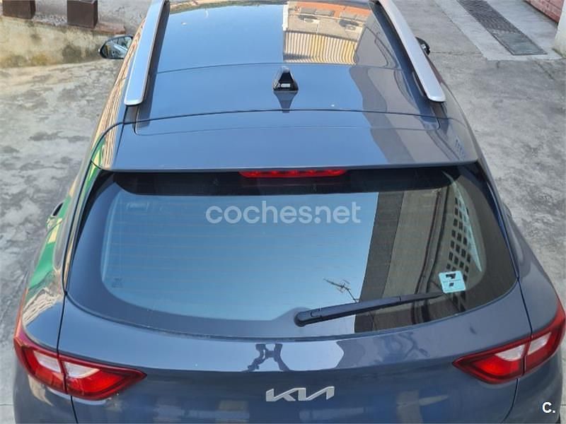 Gris / plata Usado 2023 Kia Stonic SUV | 16.900 € (Buen precio) - Imagen 1/4