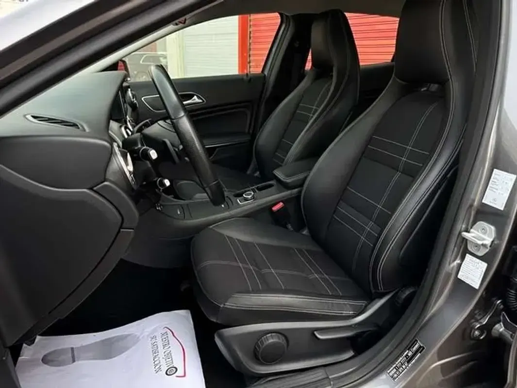 Usado Mercedes GLA200 AMG line 136 CV (100 kW) 2014 Gris SUV