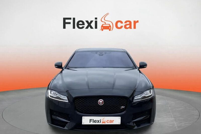 Usado Jaguar XF R-Sport 180 CV (132 kW) 2015 Negro Berlina