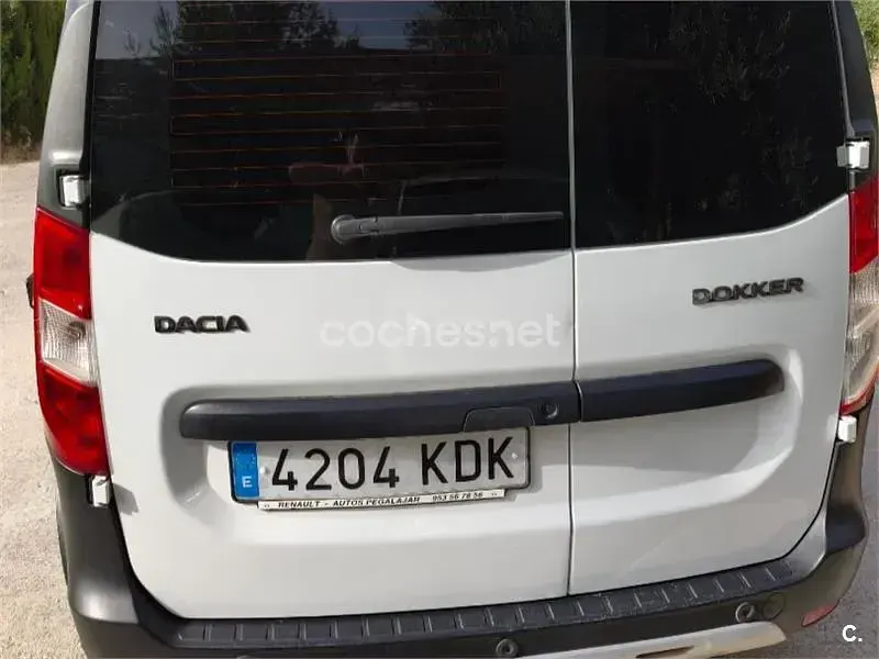 Usado Dacia Dokker 90 CV (66 kW) 2017 Blanco Monovolumen