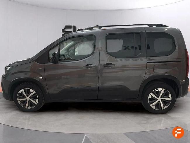 Usado Peugeot Rifter GT 130 CV (95 kW) 2023 Rojo Monovolumen