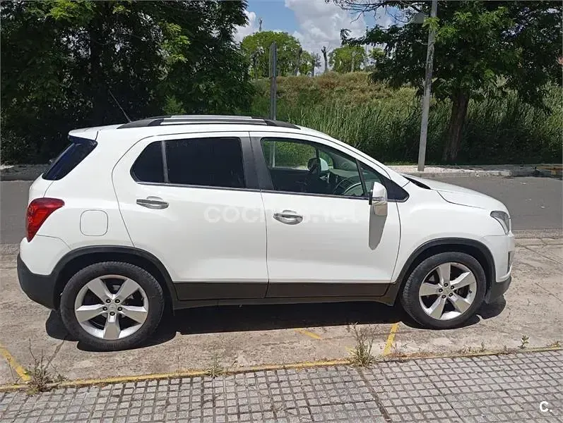 Usado Chevrolet Trax LT 130 CV (95 kW) 2014 Blanco SUV