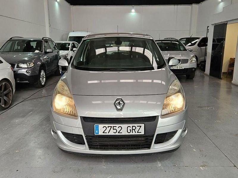 Usado Renault Scénic III Dynamique 130 CV (95 kW) 2010 Gris / plata Monovolumen