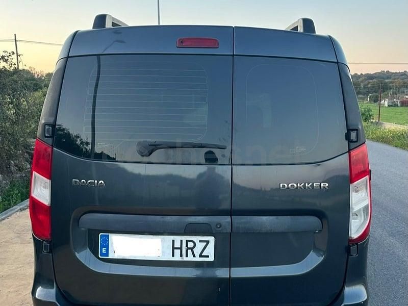 Usado Dacia Dokker Ambiance 90 CV (66 kW) 2013 Negro Monovolumen