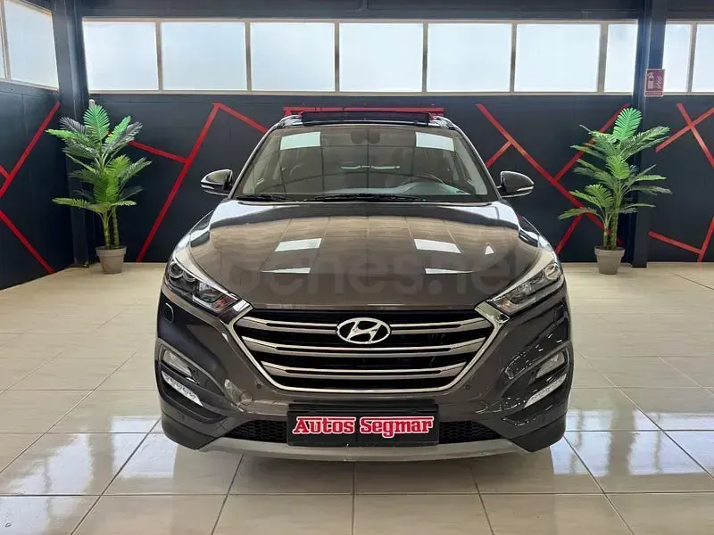 Usado Hyundai Tucson 141 CV (103 kW) 2018 Gris / plata SUV