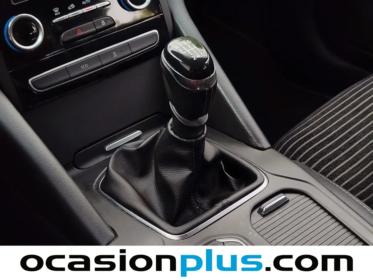 Usado Renault Talisman Zen 150 CV (110 kW) 2019 Negro Familiar