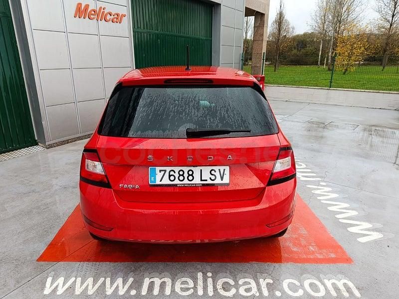 Usado Skoda Fabia Ambition 95 CV (69 kW) 2021 Rojo Berlina