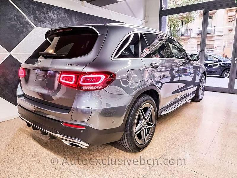 Usado Mercedes GLC300e 320 CV (235 kW) 2021 Gris SUV