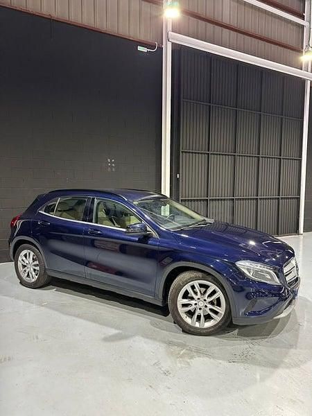 Usado Mercedes GLA200 Style 136 CV (100 kW) 2017 Azul SUV