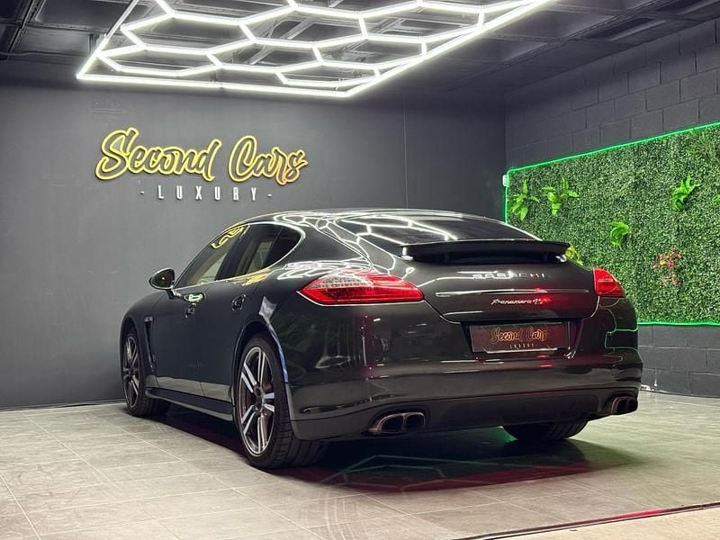 Begagnad Porsche Panamera 400 HK (294 kW) 2011 Grå Halvkombi