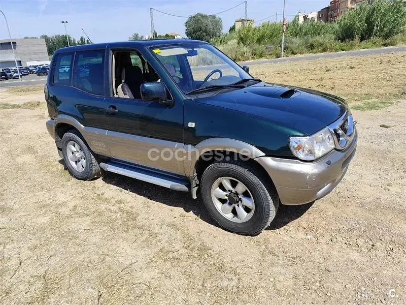 Usado Nissan Terrano 125 CV (91 kW) 2000 Verde SUV