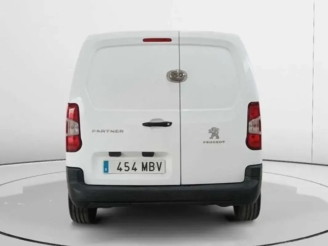 Usado Peugeot Partner 98 CV (72 kW) 2022 Blanco Monovolumen
