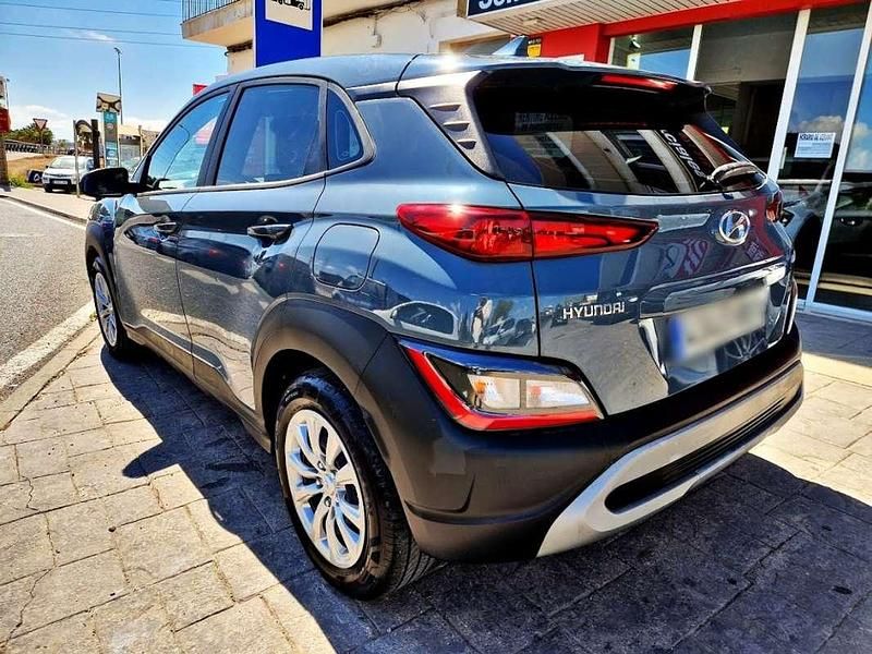 Usado Hyundai Kona 120 CV (88 kW) 2022 Gris SUV