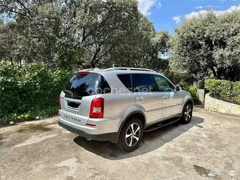 Usado SsangYong Rexton Limited 155 CV (114 kW) 2015 Blanco SUV