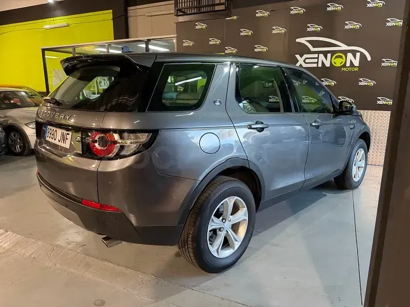 Usado Land Rover Discovery Sport SE 180 CV (132 kW) 2016 Gris / plata SUV