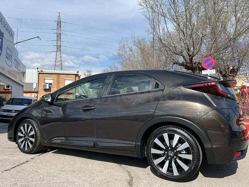 Usado Honda Civic Comfort Plus 100 CV (73 kW) 2015 Marrón Berlina