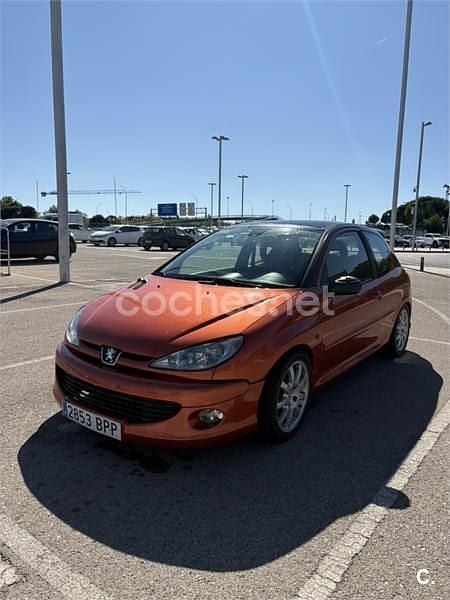 Naranja Usado 2001 Peugeot 206 GTi Berlina | 3900 € (Precio justo) - Imagen 1/4