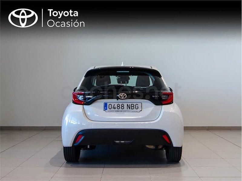 Usado Toyota Yaris Hybrid Active 116 CV (85 kW) 2025 Blanco Berlina