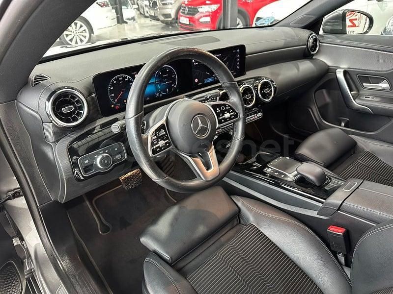 Usado Mercedes CLA200 Shooting Brake 150 CV (110 kW) 2020 Gris / plata Familiar