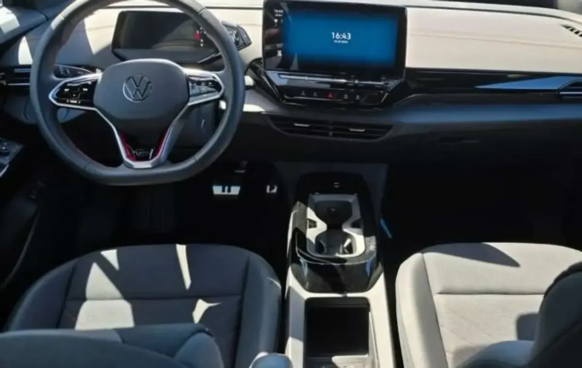 Usado VW ID.4 GTX 220 kW (300 CV) 2025 Negro SUV