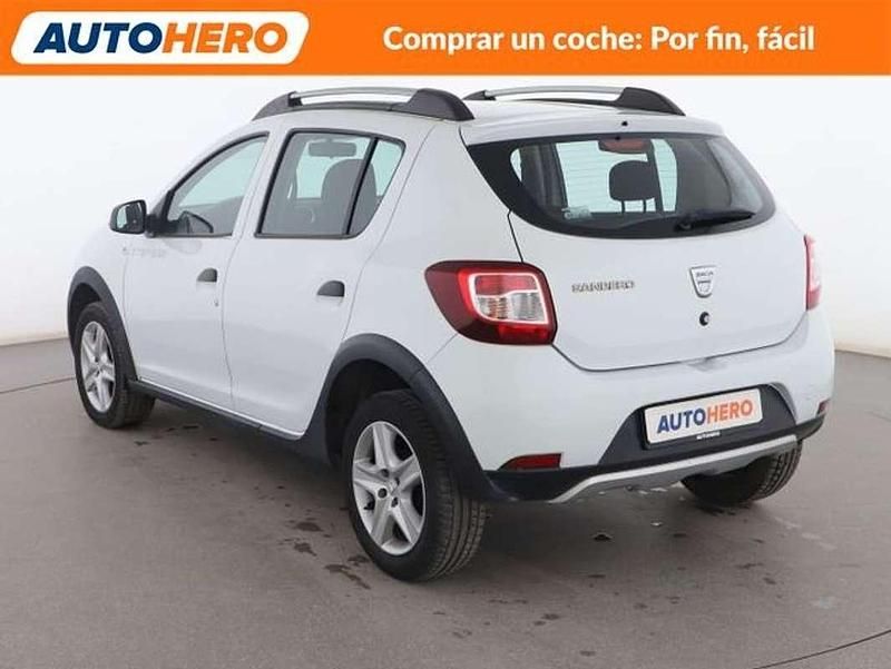 Usado Dacia Sandero Stepway 91 CV (66 kW) 2016 Blanco Utilitario