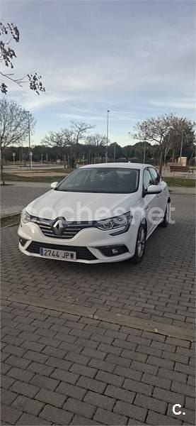 Usado Renault Mégane IV Zen 130 CV (95 kW) 2018 Blanco Berlina