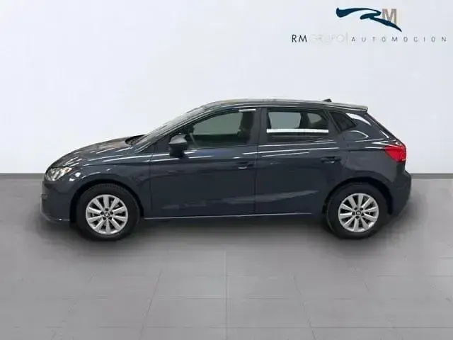 Usado Seat Ibiza Reference 90 CV (66 kW) 2021 Gris Utilitario